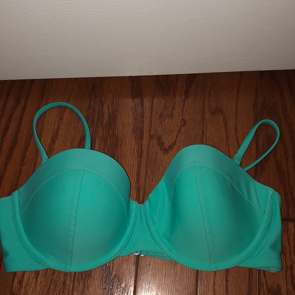 Brand new bikini top!